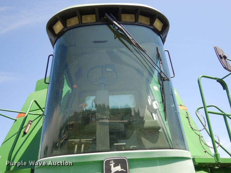 image for item DN1503 1992 John Deere 9600  combine