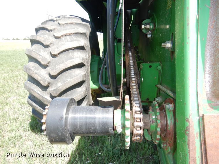 image for item DN1503 1992 John Deere 9600  combine