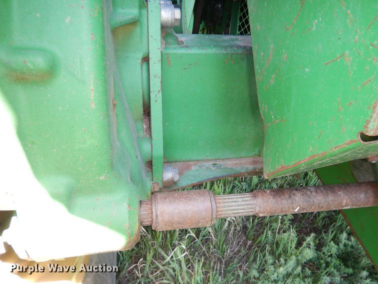 image for item DN1503 1992 John Deere 9600  combine