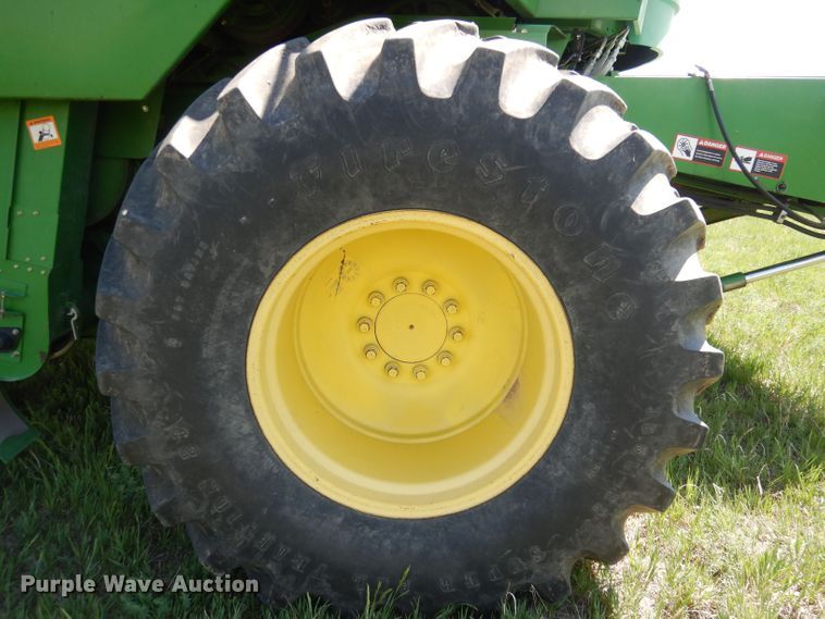 image for item DN1503 1992 John Deere 9600  combine