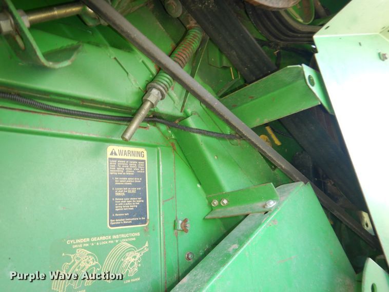 image for item DN1503 1992 John Deere 9600  combine