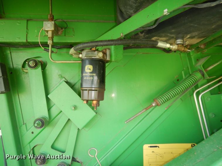 image for item DN1503 1992 John Deere 9600  combine