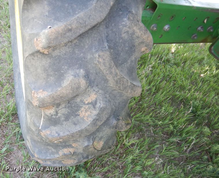 image for item DN1503 1992 John Deere 9600  combine