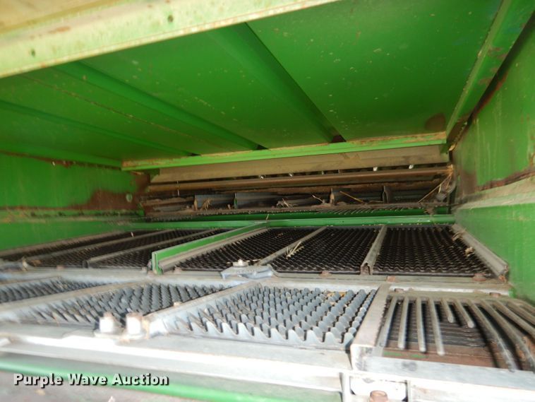 image for item DN1503 1992 John Deere 9600  combine