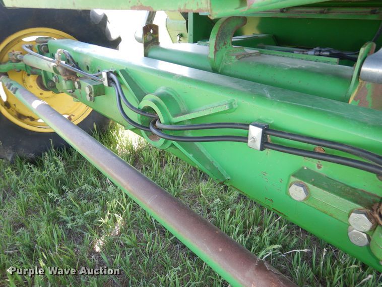 image for item DN1503 1992 John Deere 9600  combine