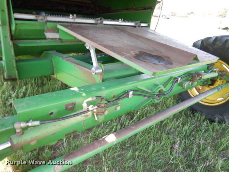 image for item DN1503 1992 John Deere 9600  combine