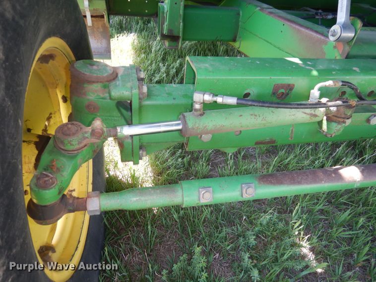 image for item DN1503 1992 John Deere 9600  combine