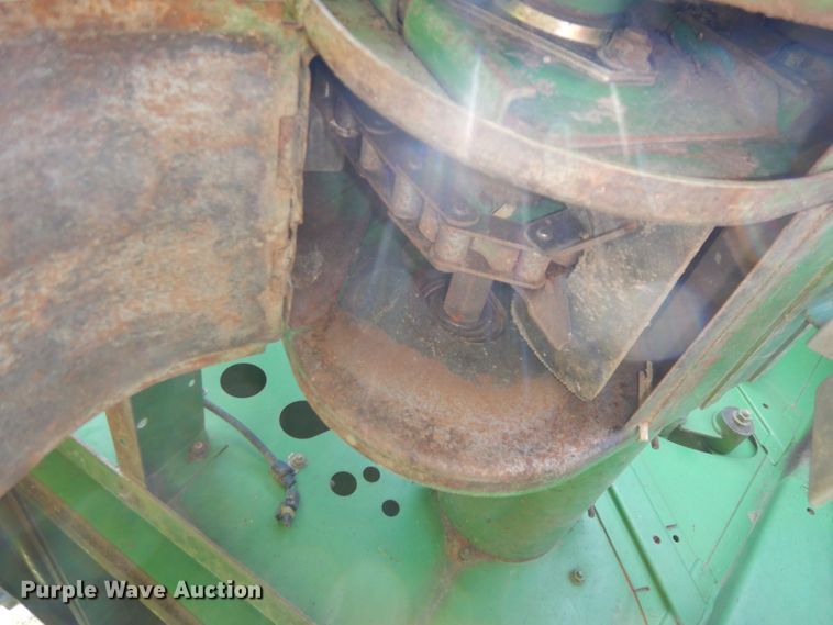 image for item DN1503 1992 John Deere 9600  combine