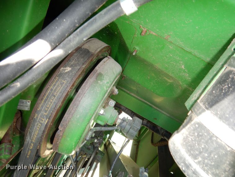 image for item DN1503 1992 John Deere 9600  combine