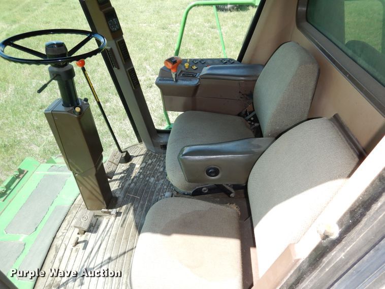 image for item DN1503 1992 John Deere 9600  combine