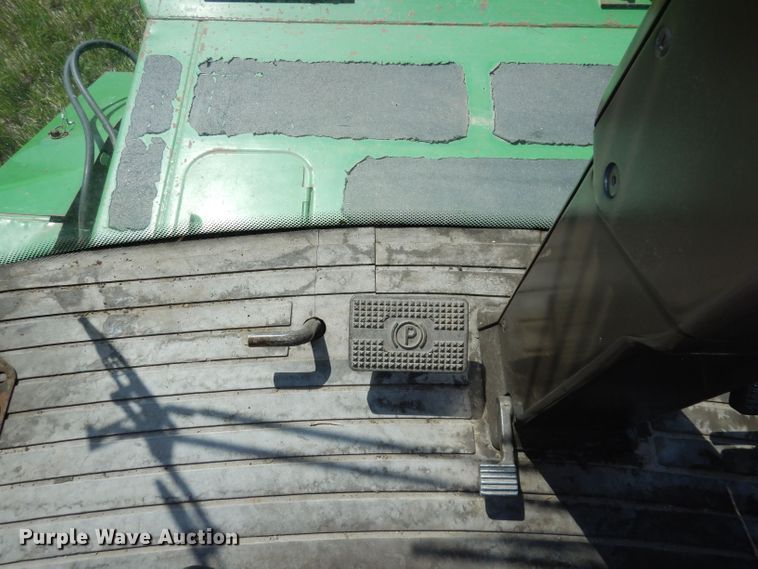 image for item DN1503 1992 John Deere 9600  combine