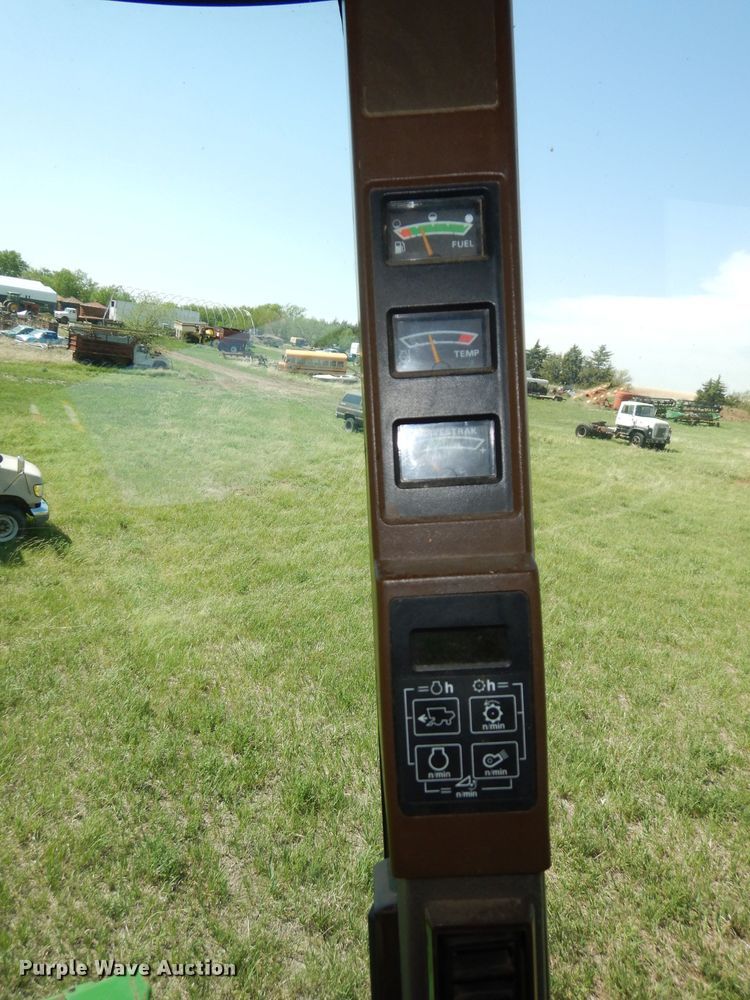 image for item DN1503 1992 John Deere 9600  combine