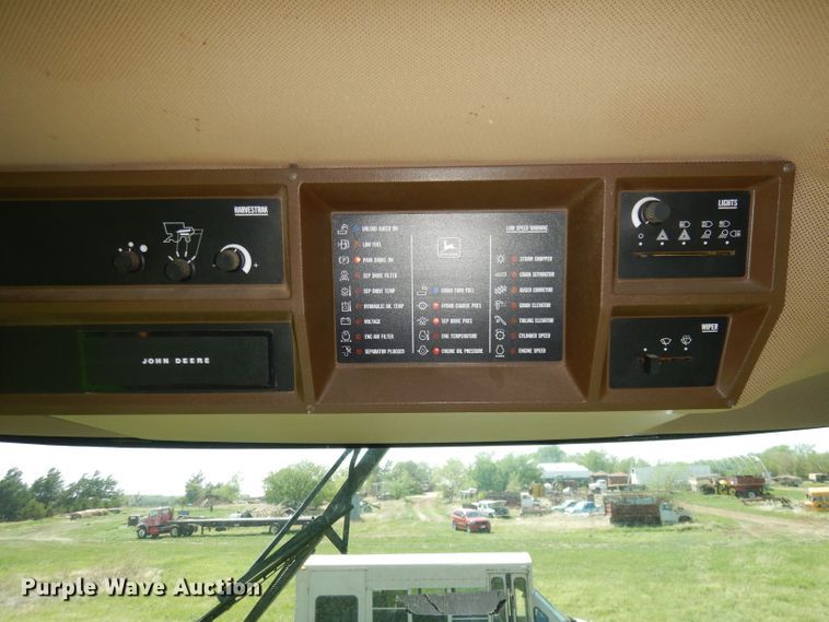 image for item DN1503 1992 John Deere 9600  combine