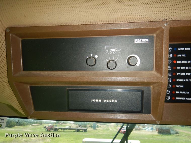 image for item DN1503 1992 John Deere 9600  combine