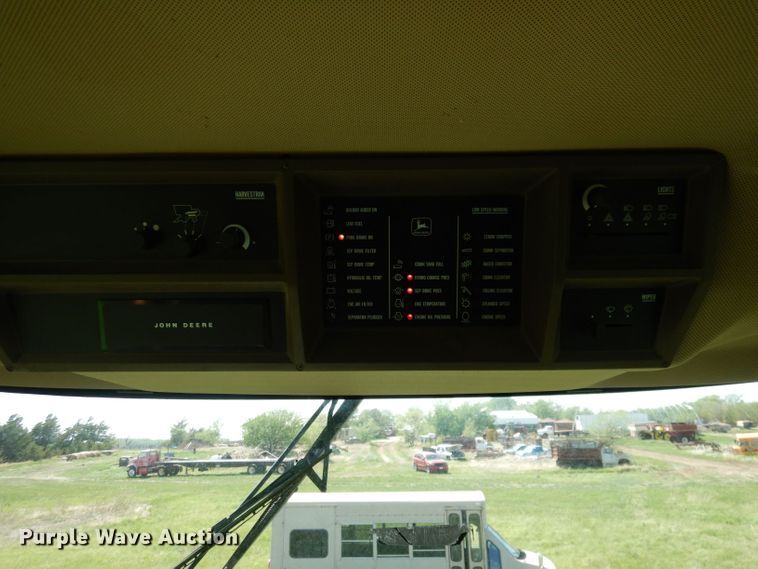 image for item DN1503 1992 John Deere 9600  combine