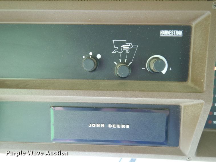 image for item DN1503 1992 John Deere 9600  combine
