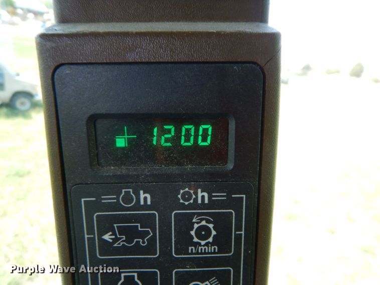 image for item DN1503 1992 John Deere 9600  combine