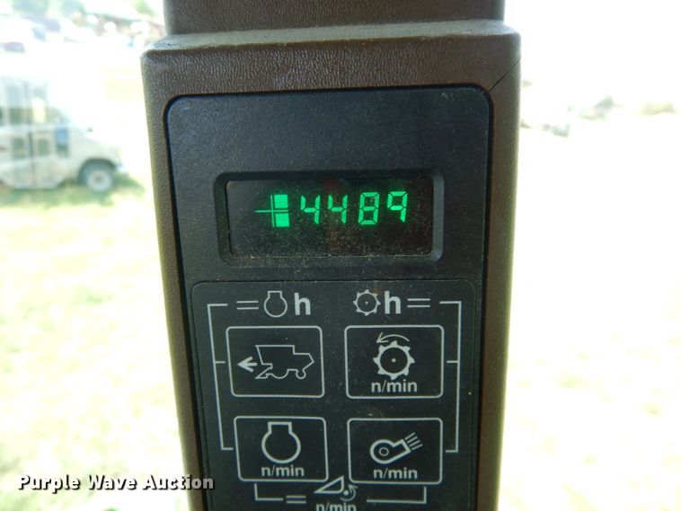 image for item DN1503 1992 John Deere 9600  combine