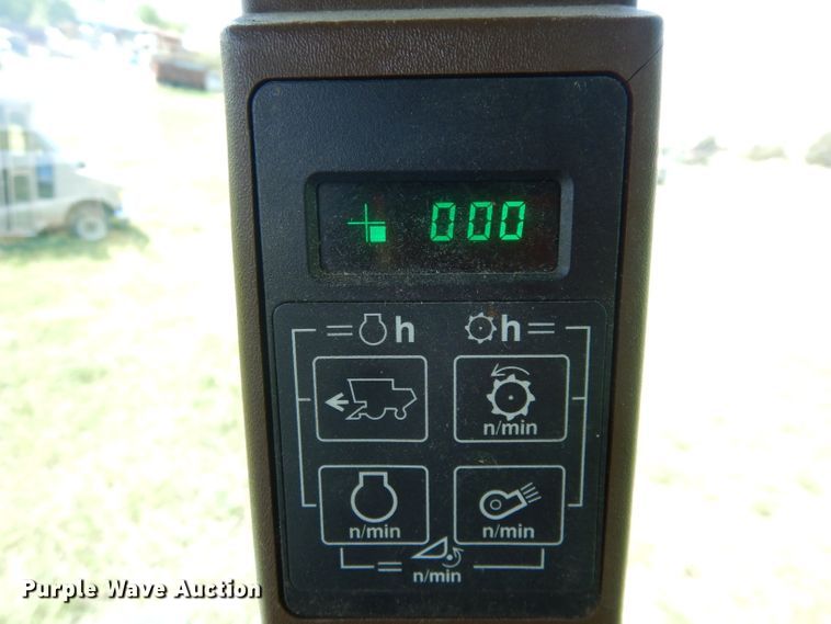 image for item DN1503 1992 John Deere 9600  combine