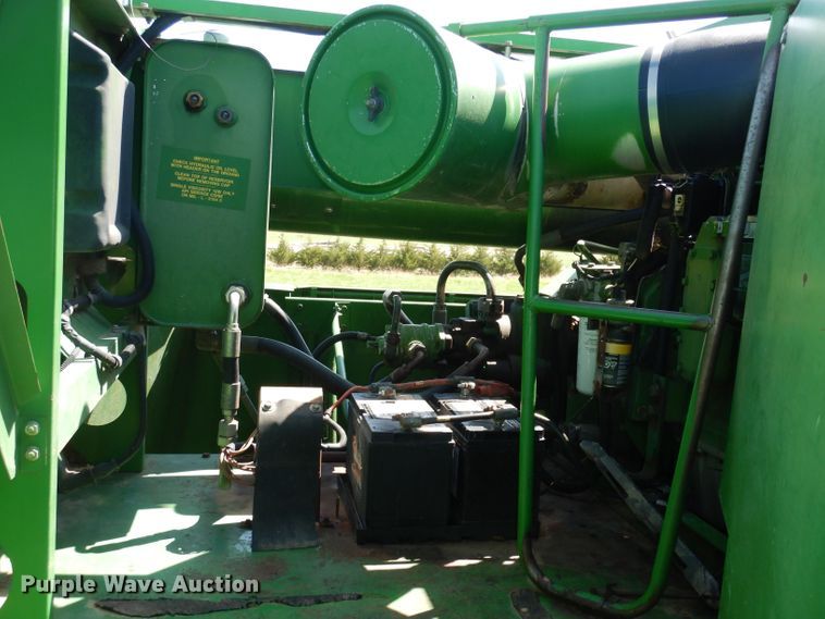 image for item DN1503 1992 John Deere 9600  combine