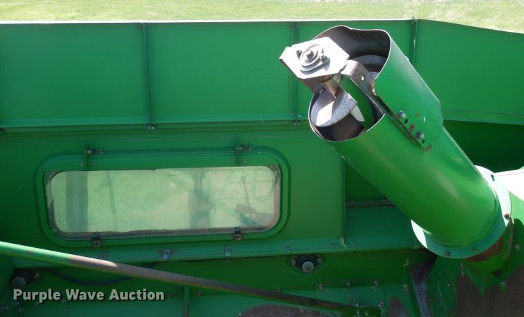 image for item DN1503 1992 John Deere 9600  combine