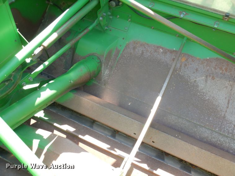 image for item DN1503 1992 John Deere 9600  combine