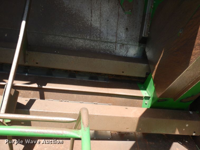 image for item DN1503 1992 John Deere 9600  combine