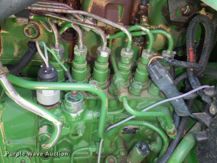 image for item DN1503 1992 John Deere 9600  combine