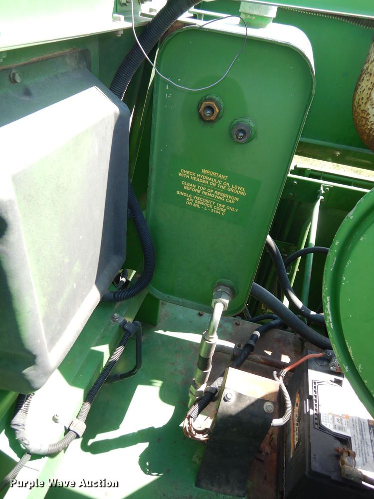 image for item DN1503 1992 John Deere 9600  combine