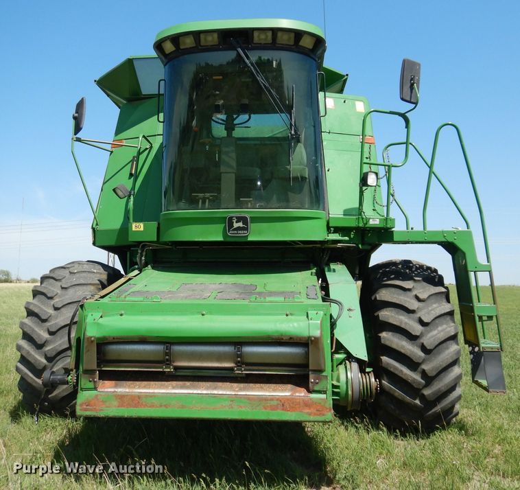 image for item DN1504 1993 John Deere 9600  combine