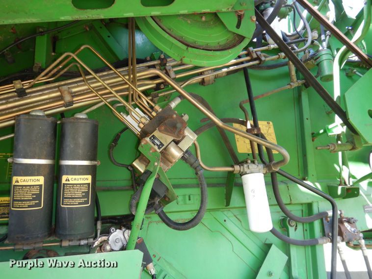 image for item DN1504 1993 John Deere 9600  combine