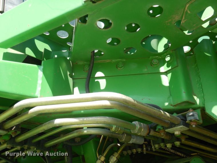 image for item DN1504 1993 John Deere 9600  combine