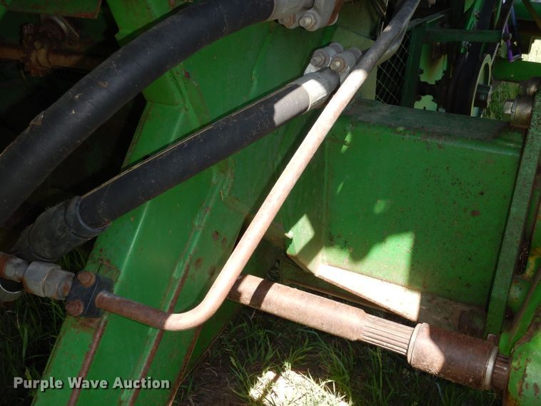 image for item DN1504 1993 John Deere 9600  combine