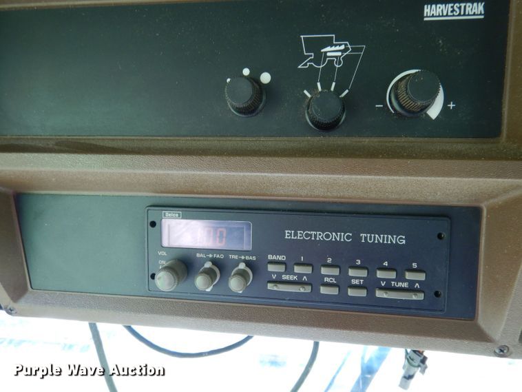 image for item DN1504 1993 John Deere 9600  combine