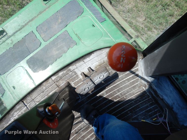 image for item DN1504 1993 John Deere 9600  combine