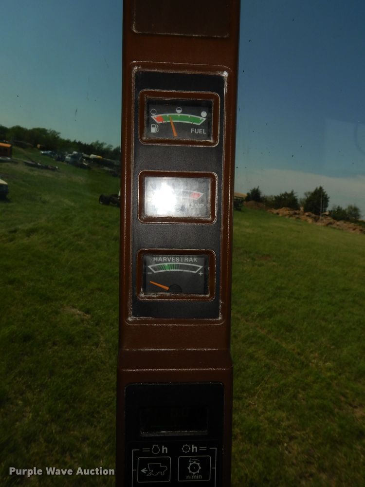 image for item DN1504 1993 John Deere 9600  combine