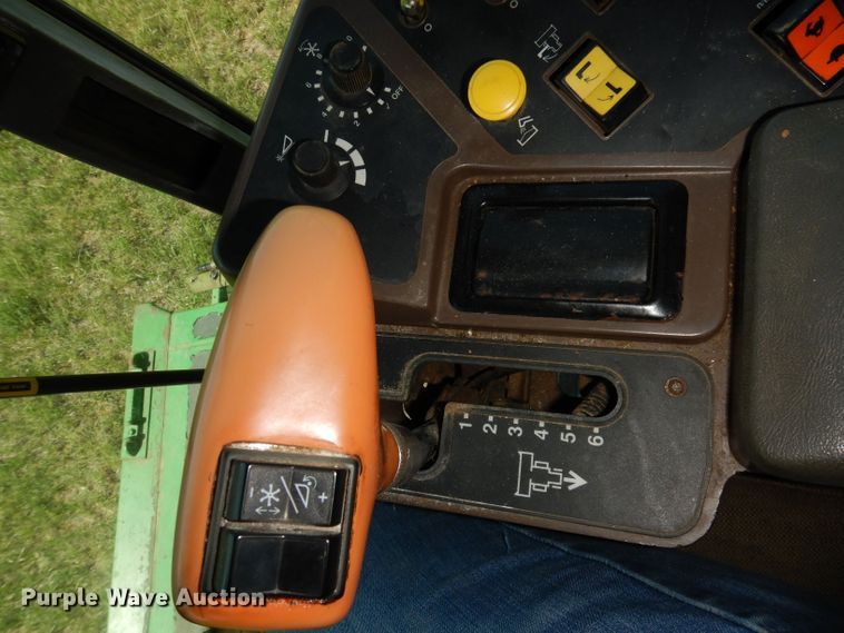 image for item DN1504 1993 John Deere 9600  combine