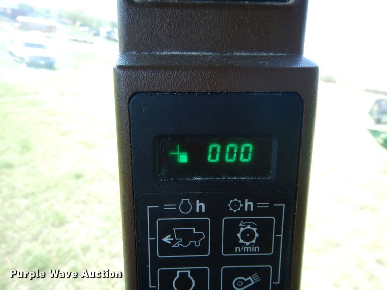 image for item DN1504 1993 John Deere 9600  combine