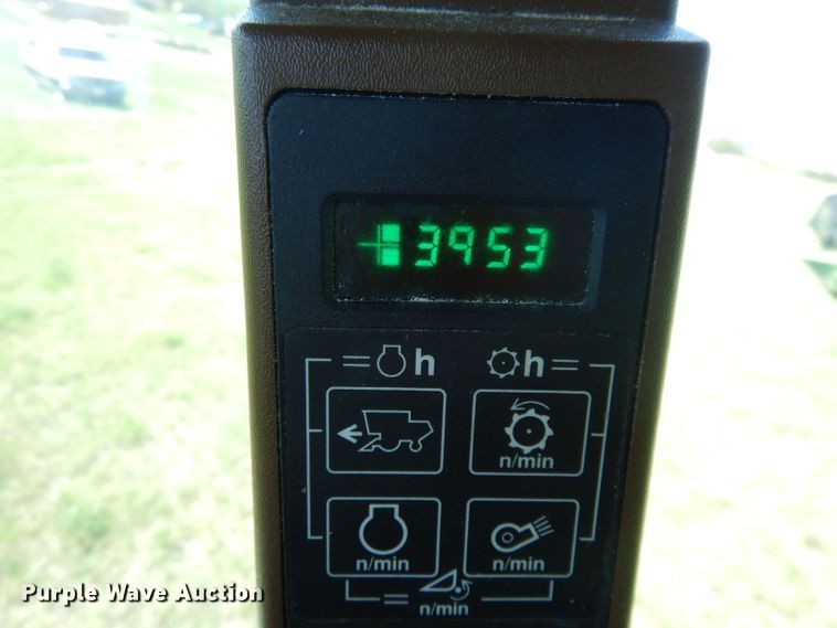 image for item DN1504 1993 John Deere 9600  combine