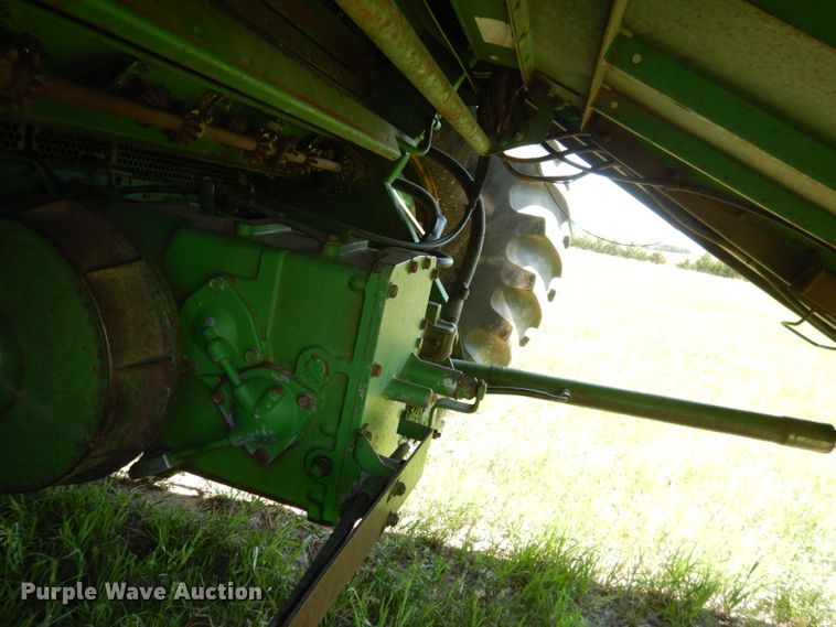 image for item DN1504 1993 John Deere 9600  combine