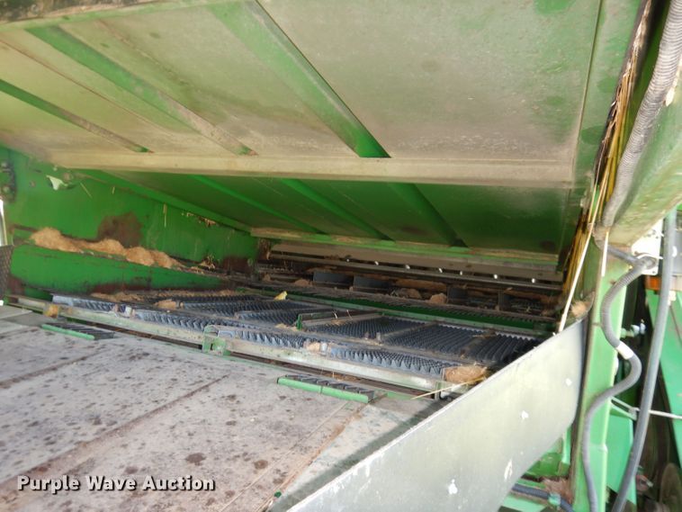 image for item DN1504 1993 John Deere 9600  combine