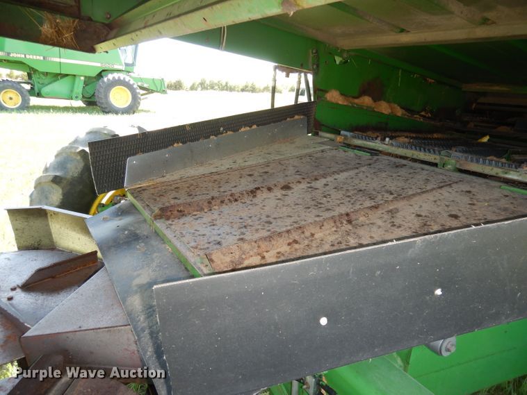 image for item DN1504 1993 John Deere 9600  combine