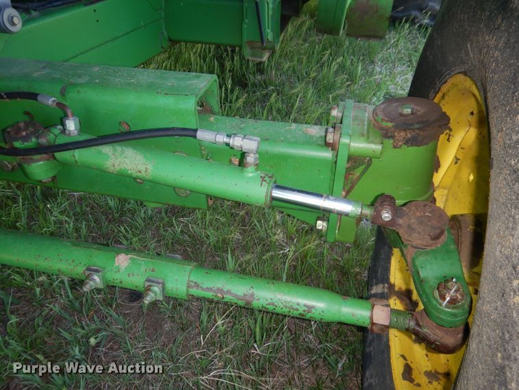 image for item DN1504 1993 John Deere 9600  combine