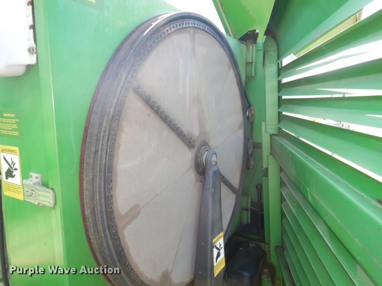 image for item DN1504 1993 John Deere 9600  combine