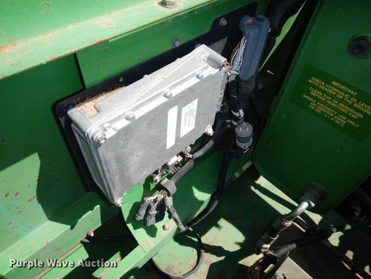 image for item DN1504 1993 John Deere 9600  combine