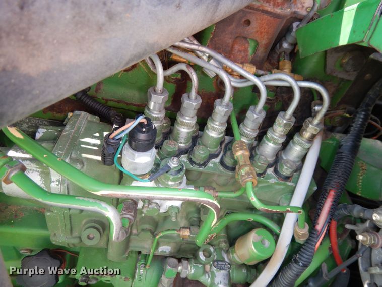 image for item DN1504 1993 John Deere 9600  combine