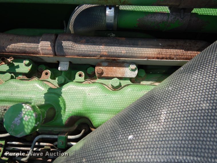 image for item DN1504 1993 John Deere 9600  combine