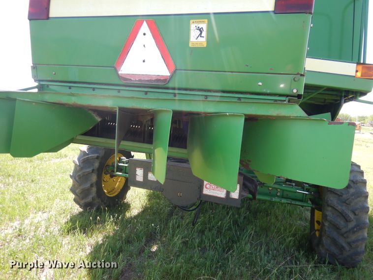 image for item DN1504 1993 John Deere 9600  combine