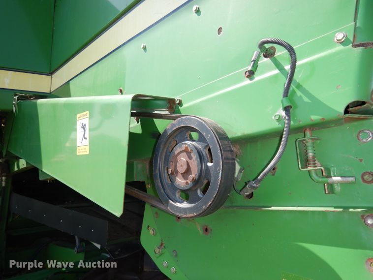 image for item DN1504 1993 John Deere 9600  combine