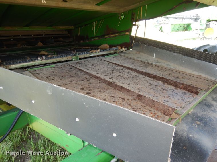 image for item DN1504 1993 John Deere 9600  combine